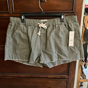 Casual Gray/Green (Army Green) Women's Cargo Short Shorts Size XXL (20) NEW